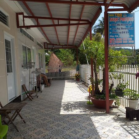 Hotel Nhà Nghỉ NgọC PhuọNg Hon Son Lai Son Camera foto