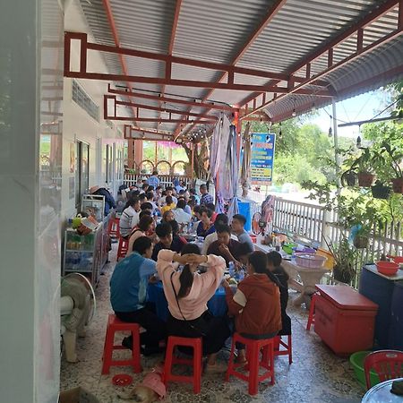 Hotel Nhà Nghỉ NgọC PhuọNg Hon Son Lai Son Esterno foto