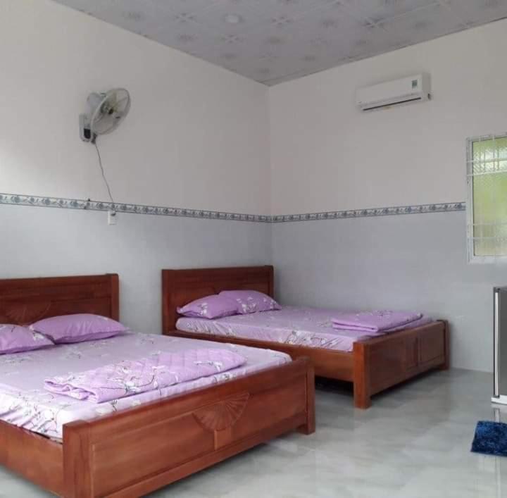 Hotel Nhà Nghỉ NgọC PhuọNg Hon Son Lai Son Esterno foto