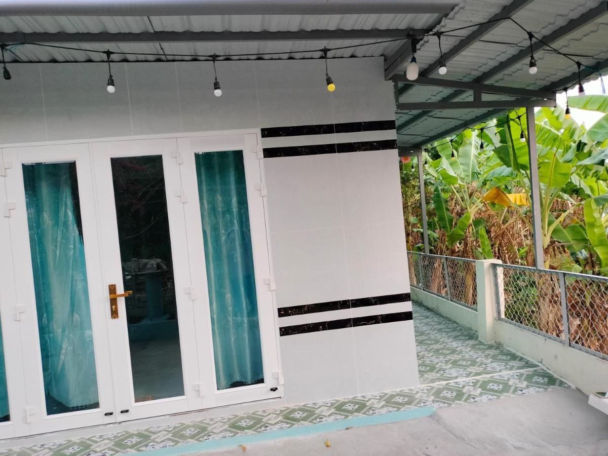 Hotel Nhà Nghỉ NgọC PhuọNg Hon Son Lai Son Esterno foto