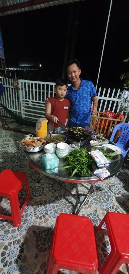 Hotel Nhà Nghỉ NgọC PhuọNg Hon Son Lai Son Esterno foto
